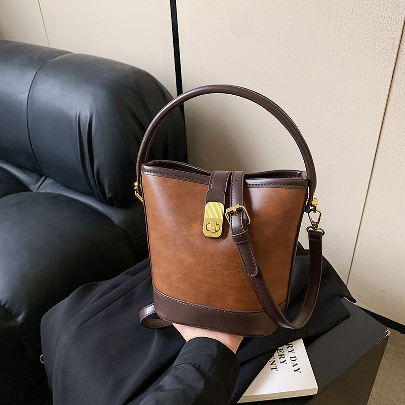High-end fashion handbag women's 2024 new spring retro simple bucket bag niche crossbody shoulder bag