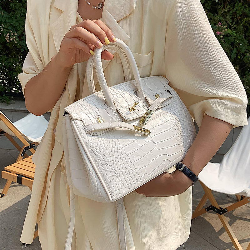 Large-capacity bag women's bag summer versatile new trendy high-end crossbody bag crocodile pattern portable platinum bag
