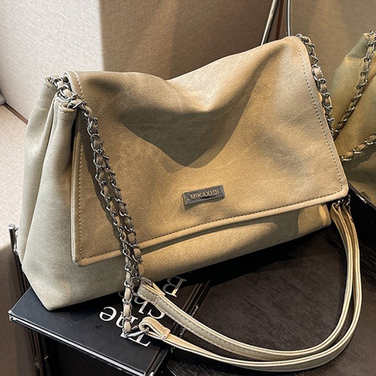 Commuting bag women's large capacity 2024 autumn and winter new fashion niche texture chain shoulder bag crossbody tote bag