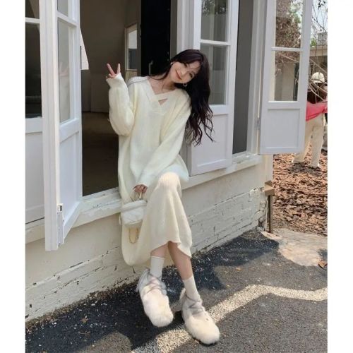 Autumn and winter dress women's knitted sweater long-sleeved V-neck temperament goddess style loose little French long skirt