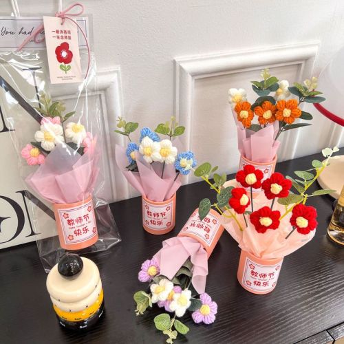 Teacher's Day Gift Knitted Bouquet Puff Flower Chinese Valentine's Day Gift for Teachers Shopping and Supermarket Event Wholesale Bouquet Gift Box