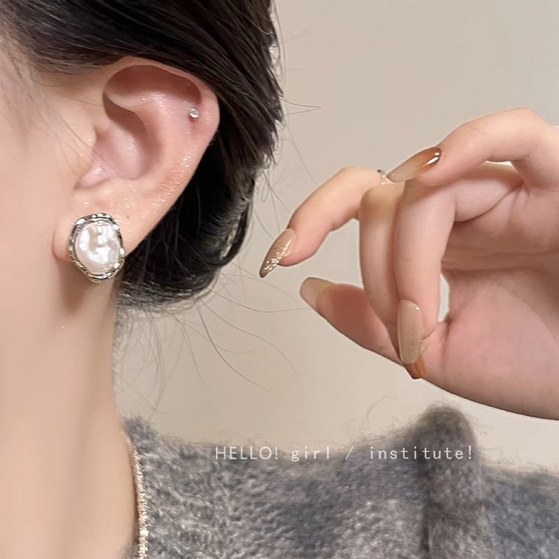 Baroque Pearl Ear Clip 2024 New Hot Style High-end Earrings Women's Light Luxury Niche Unique Irregular Earrings