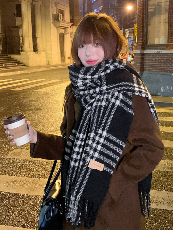 Double-sided plaid knitted tassel scarf for women autumn and winter new versatile thickened warm scarf student long shawl