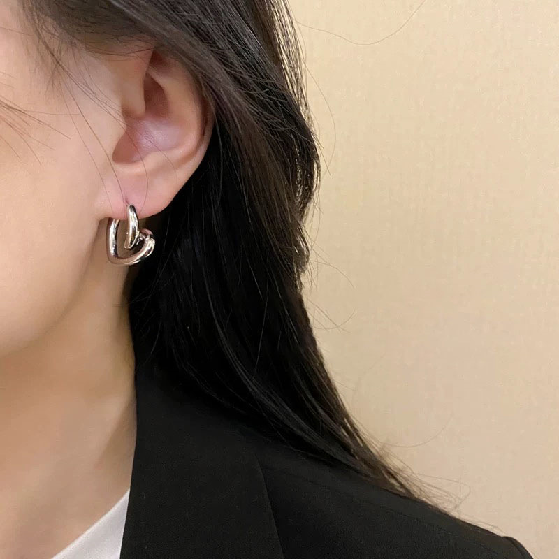 Korean niche design love earrings for women autumn and winter high-end temperament internet celebrity earrings 2024 new trendy earrings