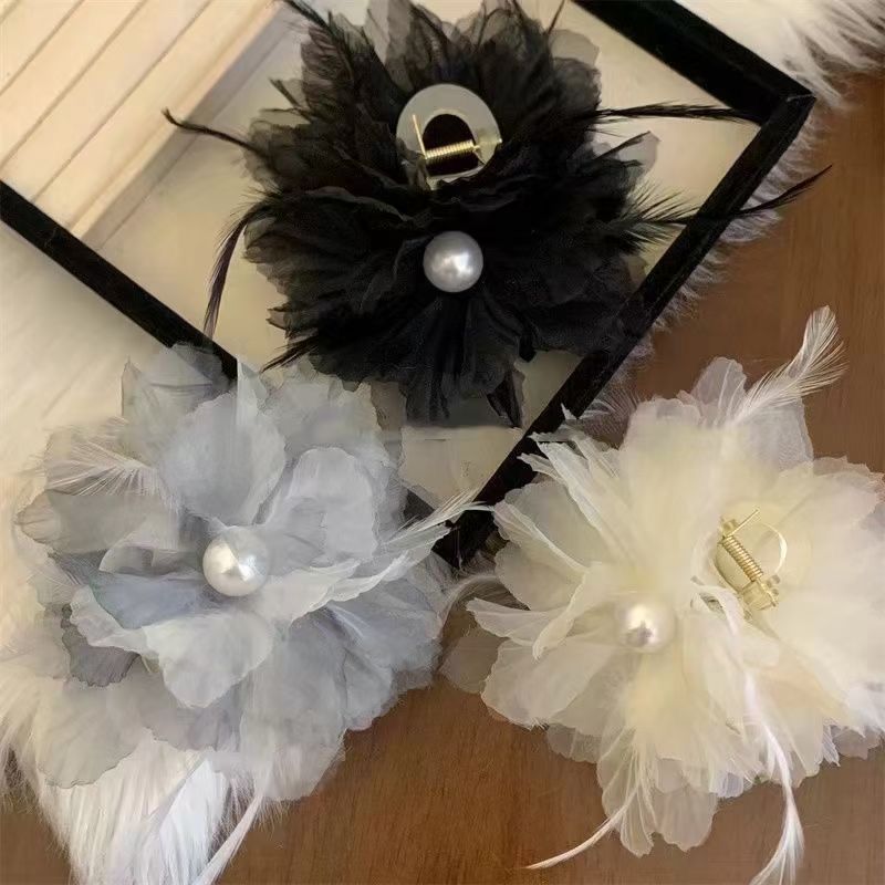 Ostrich feather clip, pure lust wind, hair paws on the back of the head, showing hair volume, super fairy i high-end hair accessories, feather hair accessories