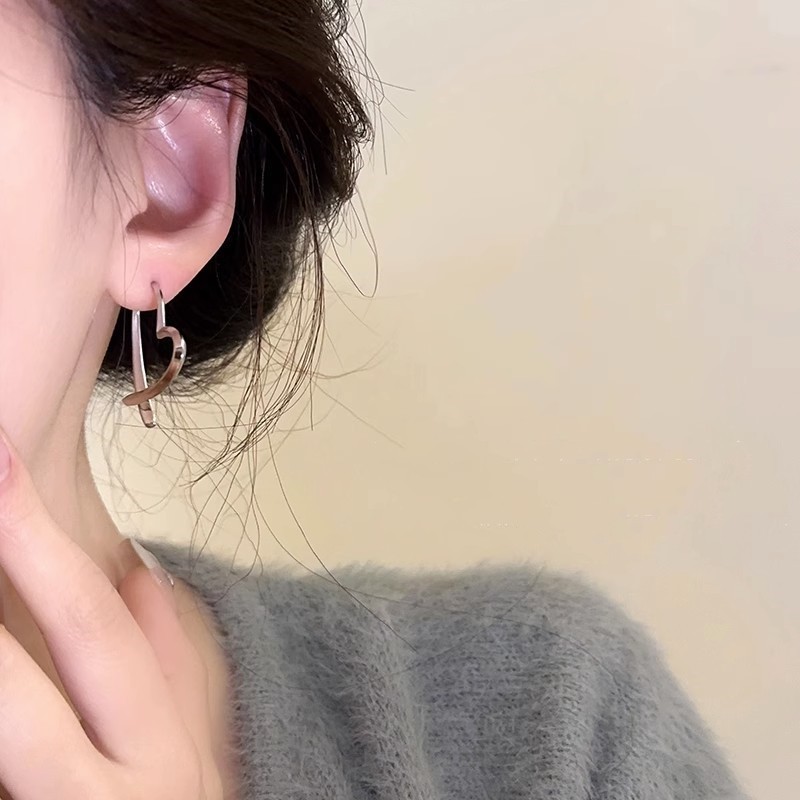 S925 silver needle Korean love niche fashion simple light luxury high-end design earrings earrings