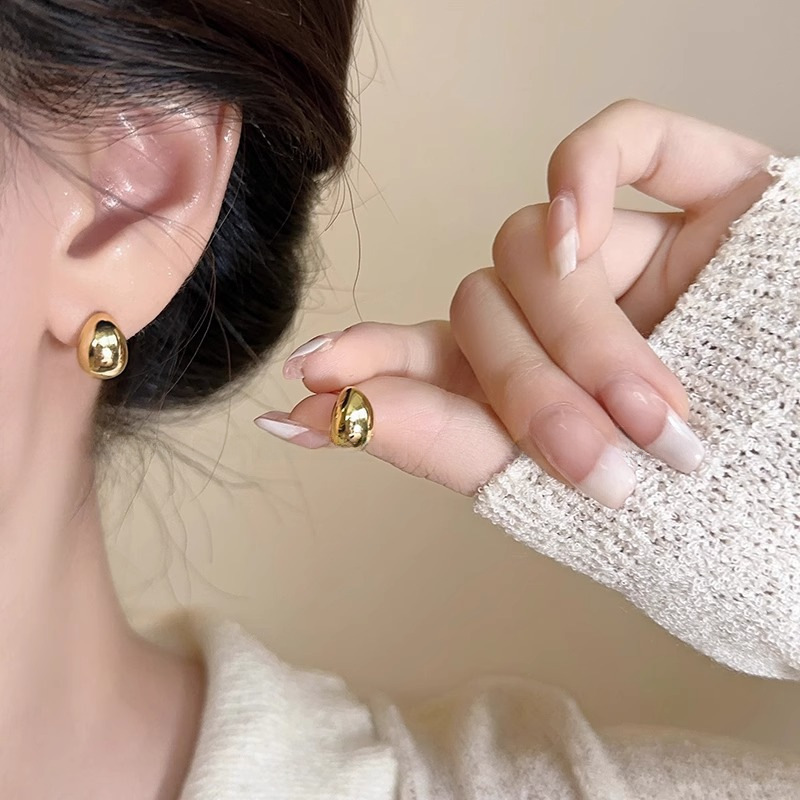 S925 silver needle European and American metal silver small bean earrings for women simple design earrings cold style earrings