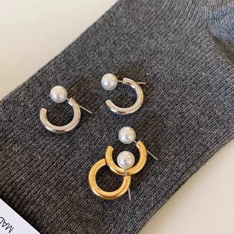 925 Silver Needle Gold Pearl Earrings 2024 New Style Earrings Simple Personalized High-end Women's Earrings