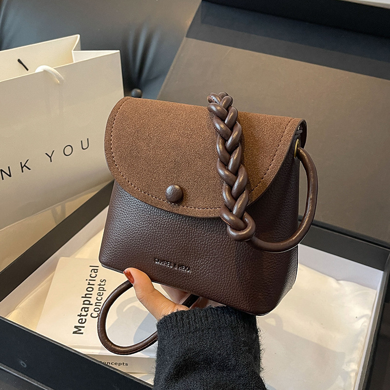 This year's popular bags for women 2024 new trendy niche design shoulder bag texture fashion crossbody bucket bag women's bag