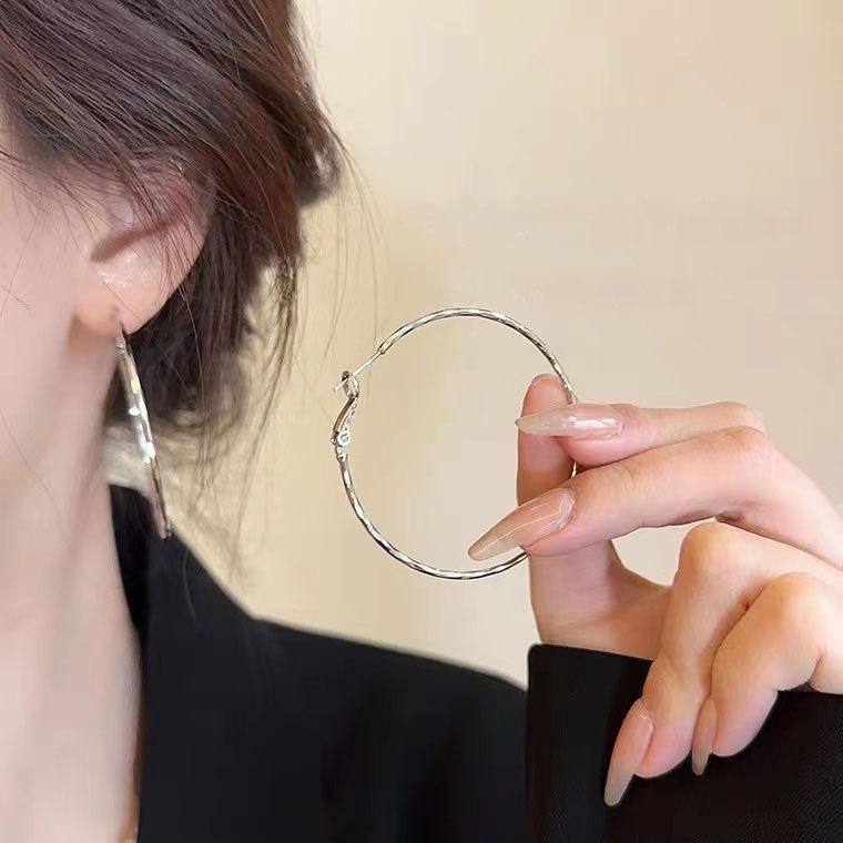 European and American temperament, exaggerated personality, large hoop earrings, high-end earrings for women, Internet celebrity earrings, trendy, versatile, simple earrings for women