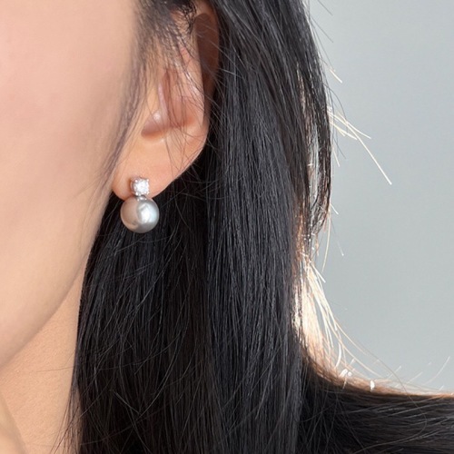 Cool silver gray single zircon silver needle earrings earrings Shijia quality pearl earrings mosquito coil disc ear clip without pierced ears