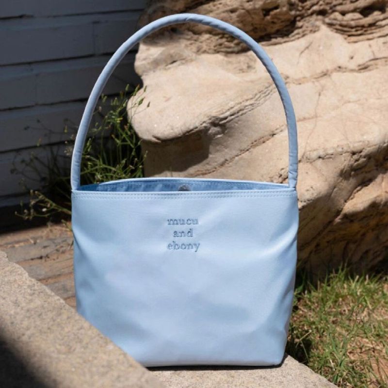 Spring and summer Korean niche fashion commuter bag embroidered nylon casual versatile armpit bag women's tote handbag