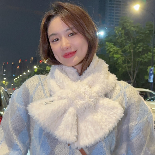 South Korea's Dongdaemun Lazy Cross Plush Scarf Women's Winter Korean Version Versatile Furry Neck Protector Warm Scarf