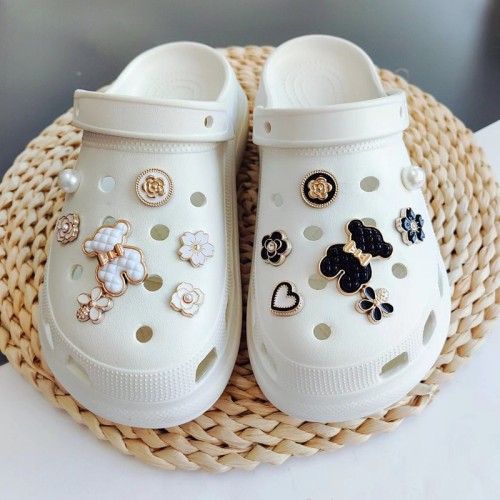 Fashionable removable black and white bear accessories set accessories hole shoes diy shoe buckle jewelry