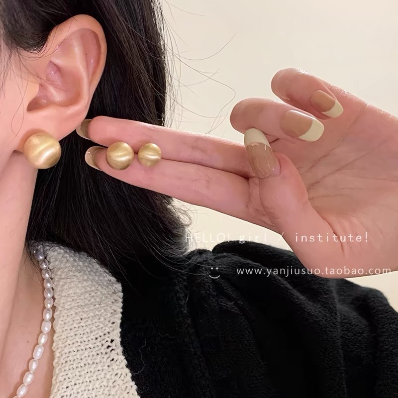 Cold style gold brushed round ball earrings for women new 2024 hot style high-end earrings niche design earrings