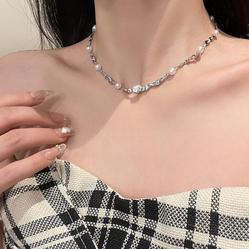 French elegance ~ Silver Pearl Zircon Necklace Women's Summer Light Luxury Niche Accessory Clavicle Chain