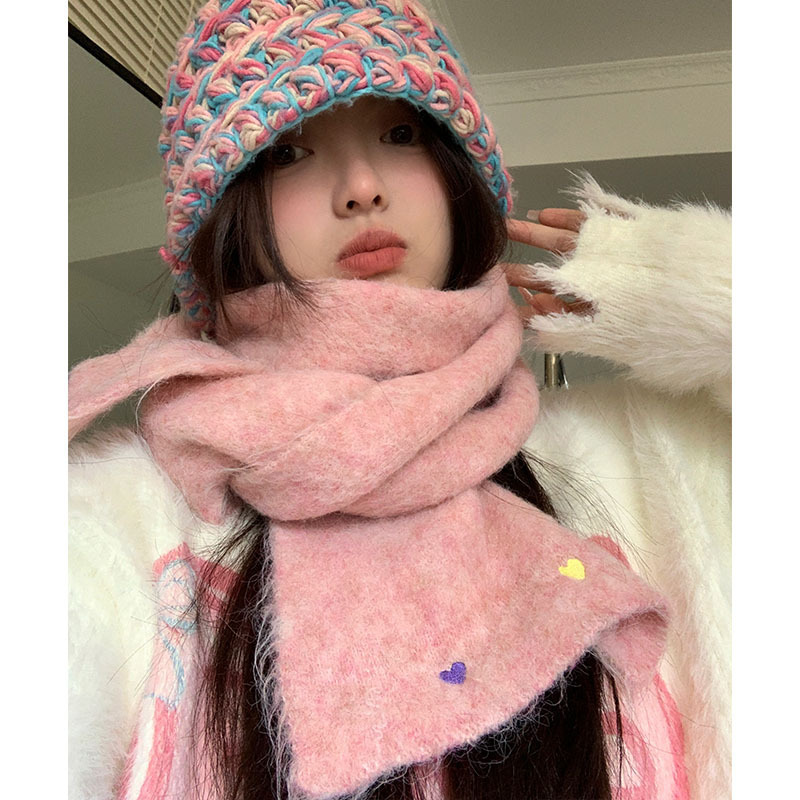 New style woolen love scarf for women in winter 2024 new high-end warm and thickened knitted scarf Korean style