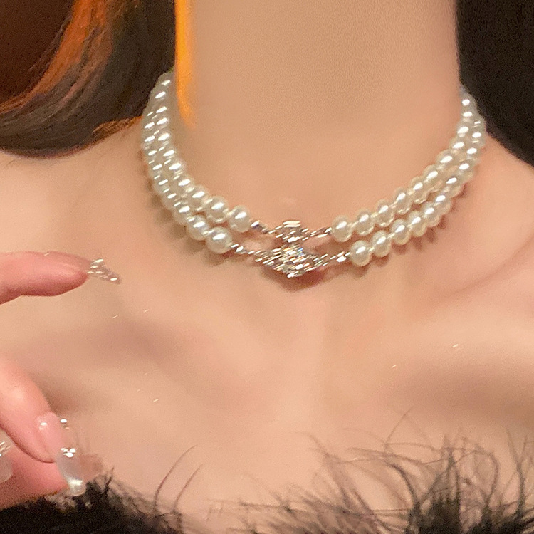 The Queen Mother of the West Saturn double-layered pearl necklace female choker light luxury high-end accessories multi-layered niche clavicle necklace