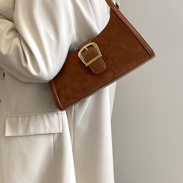 Internet celebrity model 2024 niche design new women's bag spring and summer retro armpit bag velvet feel shoulder handbag
