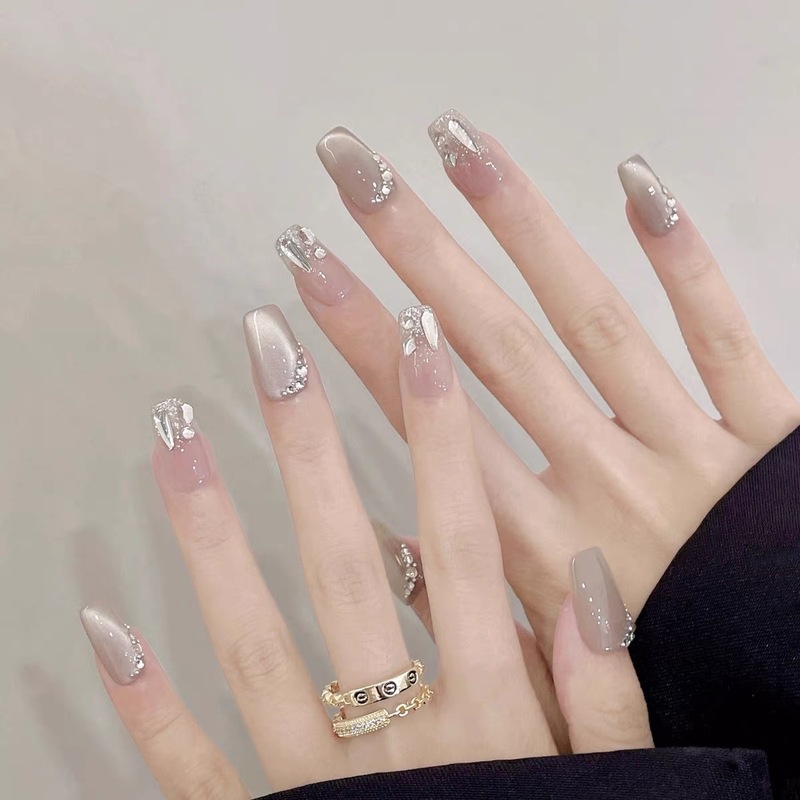 [Moon Half Curve] Purely handmade manicure with sparkling cat’s eye diamonds, removable and reusable wearable nails