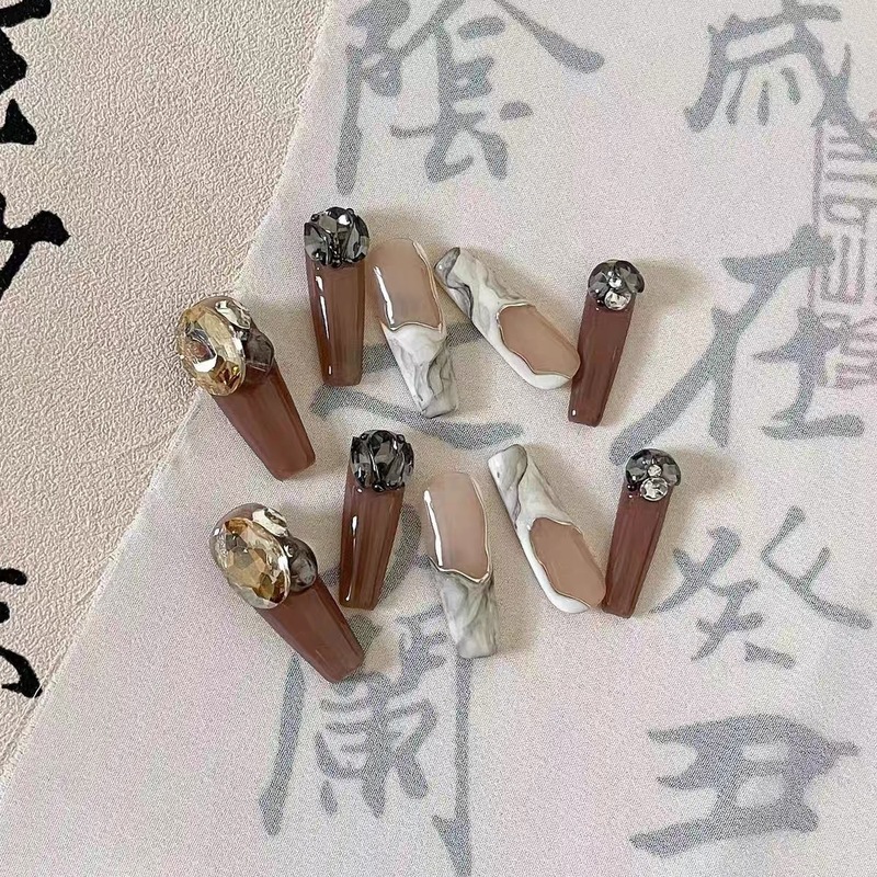 Purely handmade manicure, wearable nails, fake nail patches, Chinese ink style, autumn and winter coffee color, retro new style, explosive diamonds