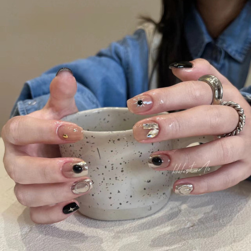 [Handmade Manicure] Wearing Nail Magic Mirror Graffiti Black Goose Egg Sun Heart Rococo Student Short Style