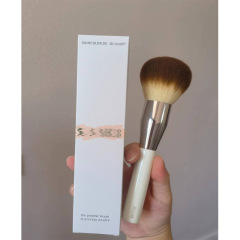 High-quality wintersweet LA makeup brush large loose powder brush gilded honey powder brush soft bristles extra large fluffy