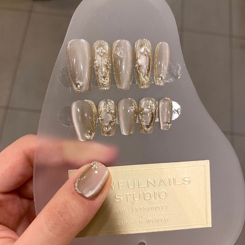 [Queen Furima] Buccellati Wearing Manicure Handmade Manicure Brown Cat Eye Manicure Douyin Autumn and Winter Popular Style
