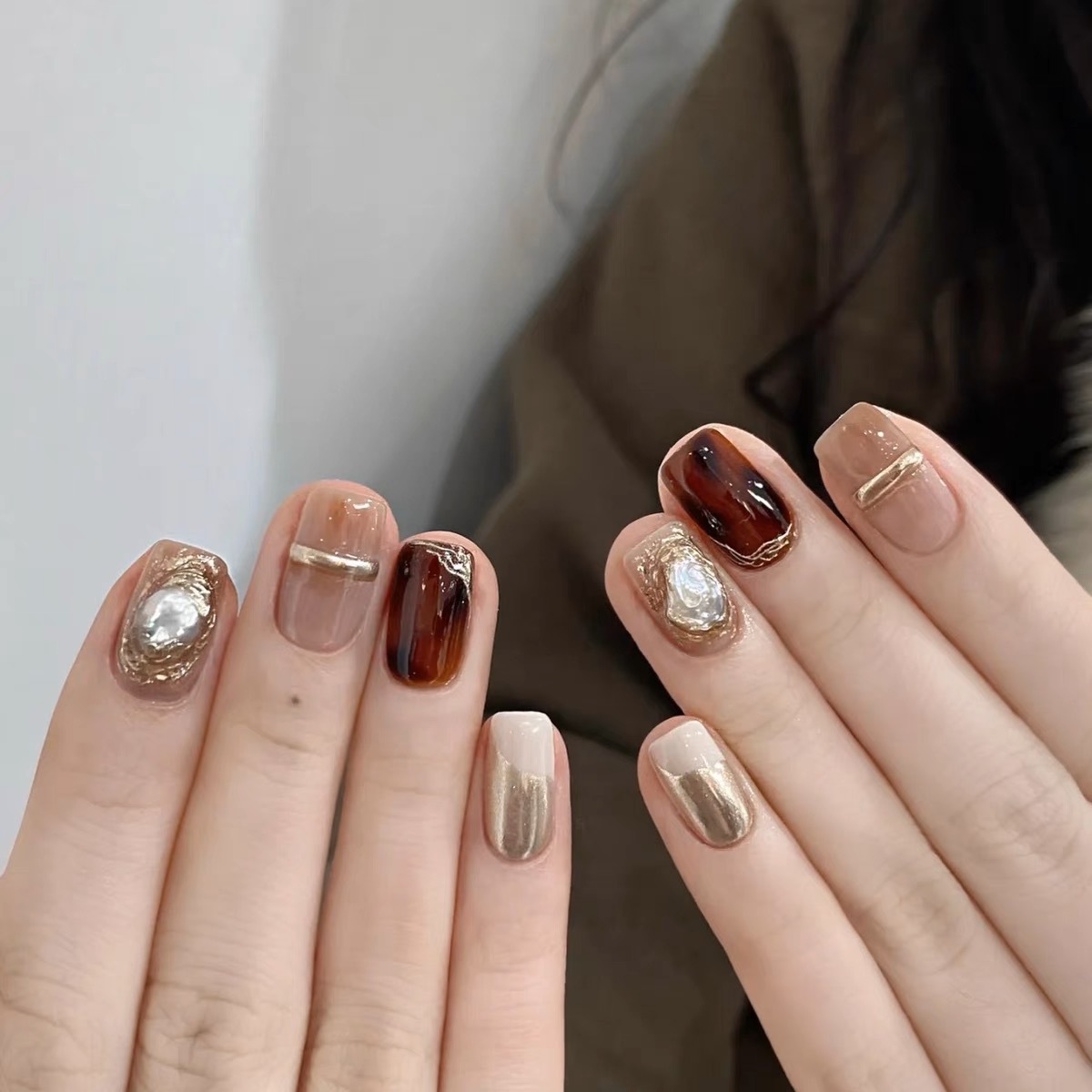 Purely handmade wearable nails, high-end autumn and winter amber smudged manicure, whitening removable fake nail stickers for short nails