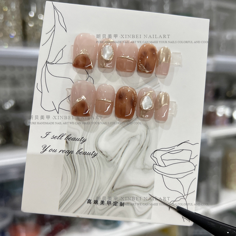 Maillard series high-end autumn and winter atmosphere amber blooming manicure shell stone magic mirror powder handmade wearable nails