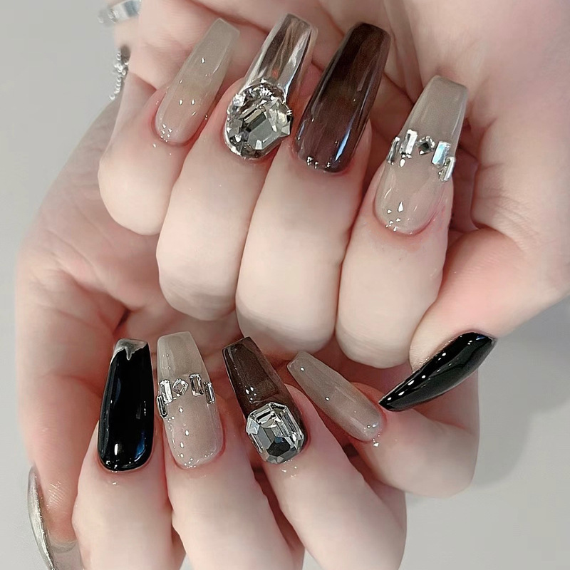 Sweet cool metal lava hot girl light luxury wear nails European and American ins long fake nails finished nail art patches Nails