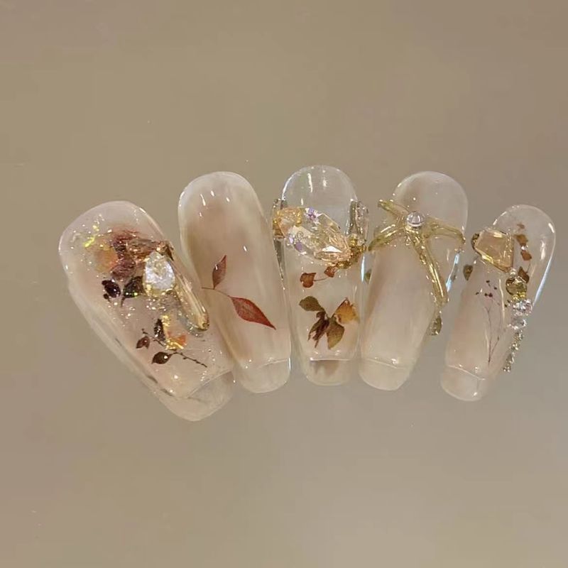 Xiaohongshu’s most popular hand-made wearable manicure, high-end Yifeng Love Letter, simple whitening autumn and winter style, medium and long manicure