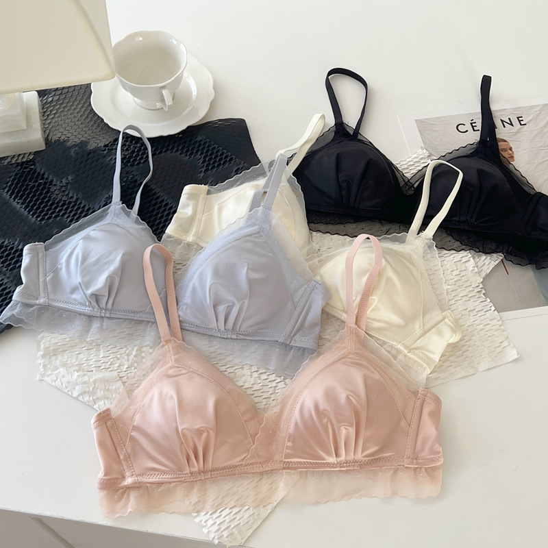 French triangle cup underwear for women, satin lace, seamless, thin, small breasts gathered to look bigger, pure desire, no wire bra