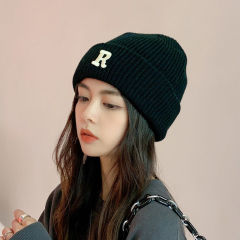 Korean style autumn and winter R letter knitted woolen hat for men and women, warm Internet celebrity, versatile ear protection, Japanese style ins pullover hat