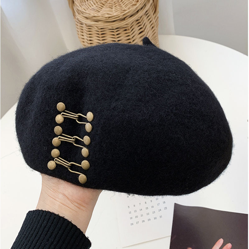 Autumn and winter wool beret metal stud buckle retro beret hat British internet celebrity painter hat Japanese woolen hat