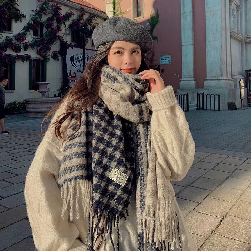 Autumn and winter Korean style trendy tassel scarf black and white plaid elegant lengthened and widened warm neck protector women's downstream hot sale