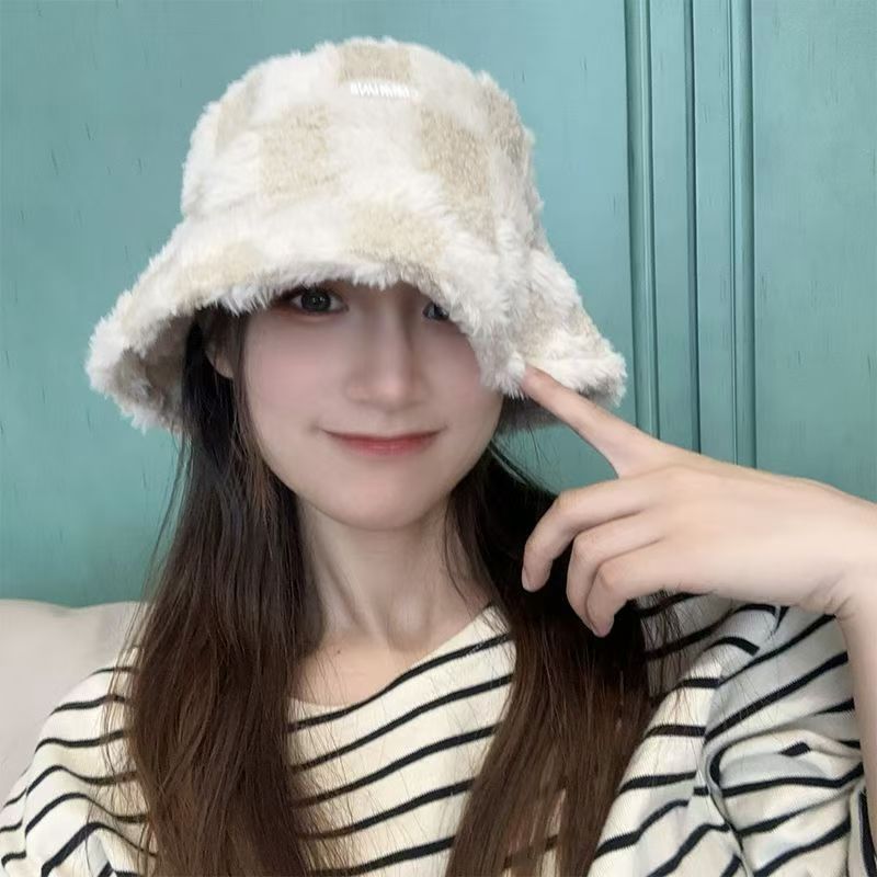 Fisherman hat for women in autumn and winter brown checkerboard plaid plush basin hat for men Japanese style lamb velvet ear protection bucket hat