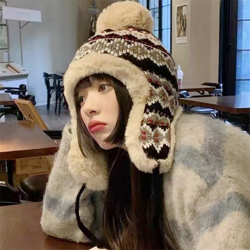 Japanese ethnic style jacquard knitted velvet hat for women in autumn and winter Lei Feng hat travel ski hat ear protection woolen hat
