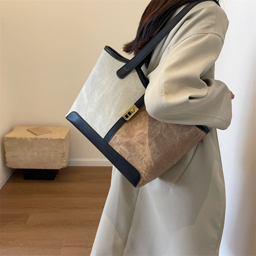 Autumn and winter high-end Maillard style bag for women  new retro fashion tote bag niche design shoulder bag