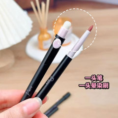 PUCO double-ended lip liner outlines plump lips. Use the nude matte lip brush to easily turn thin lips into plump and thick lips!