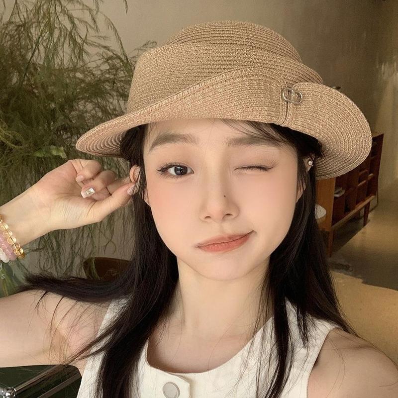French Hepburn style hat for women, summer straw hat, curly edge, fashionable straw hat, elegant and high-end sunshade fisherman hat
