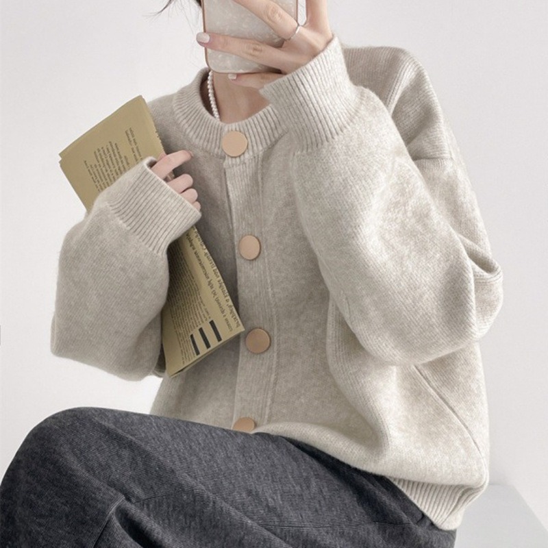 Designed single-breasted solid color knitted sweater jacket, thin knitted cardigan, lazy loose round neck autumn and winter top