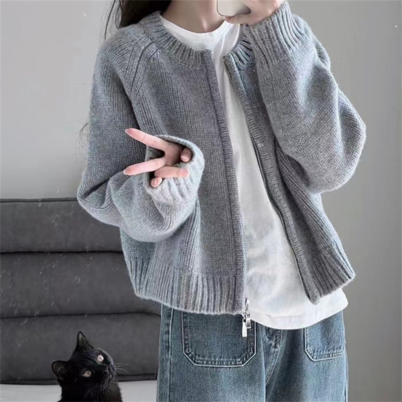 Korean solid color short sweater autumn and winter new coat women's loose and slim zipper cardigan long-sleeved knitted top