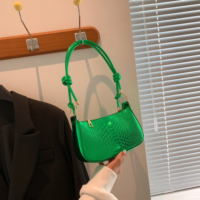 Spring and summer new fashion snake pattern hand-held shoulder cross-body armpit bag women's bag supports large wholesale and mixed batch