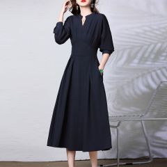 Early spring French dress 2024 new high-end chic fashionable age-reducing slimming dress for women