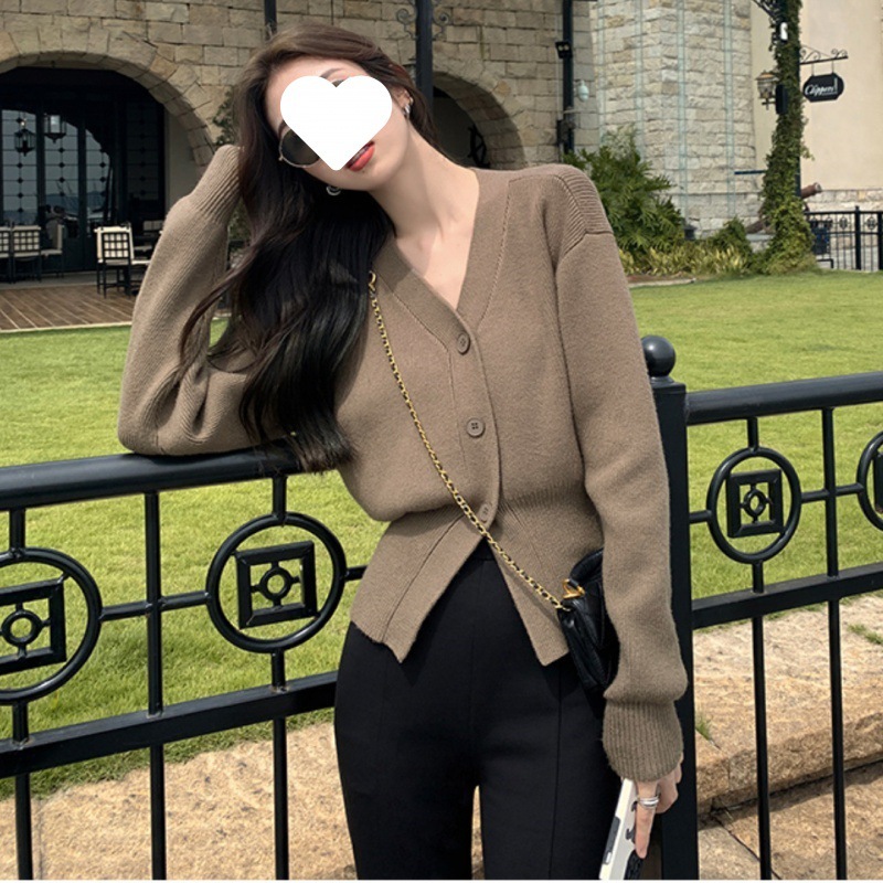 French gentle white v-neck knitted cardigan for women in spring and autumn, high-end, lazy style, waisted short sweater jacket, winter