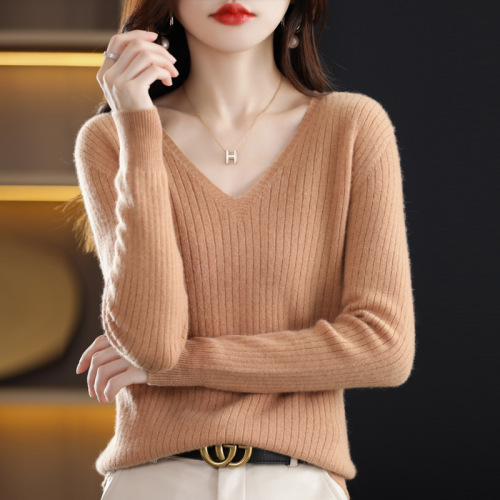 New style sweater for women, pullover V-neck sweater, long-sleeved short, versatile solid color bottoming shirt, foreign style inner top