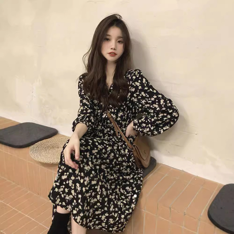 French Hepburn style high-end floral dress for women 2024 autumn new black inner bottoming long skirt
