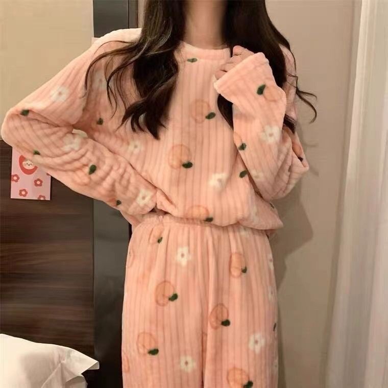 Cute and sweet autumn and winter pajamas for women to wear outside 2024 new coral velvet warm and thickened long-sleeved home clothes set