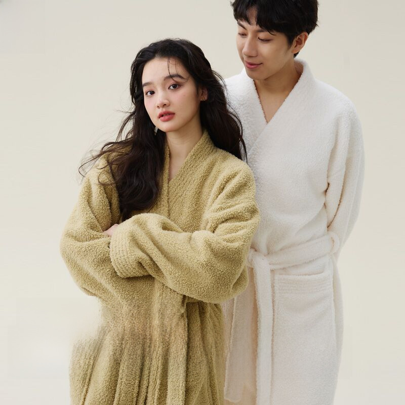 Spot autumn and winter new coral velvet thickened beautiful velvet men's and women's nightgowns plus long bathrobes couple's pajamas